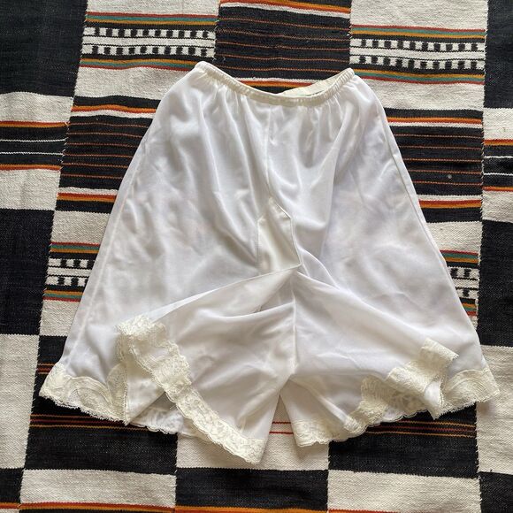 Vintage Pettipants Slip Shorts Nylon Bloomers Split Skirt Lace Trim White Small - Picture 8 of 8